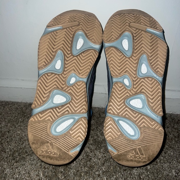 Yeezy 700s Carbon Blue - Picture 6 of 6